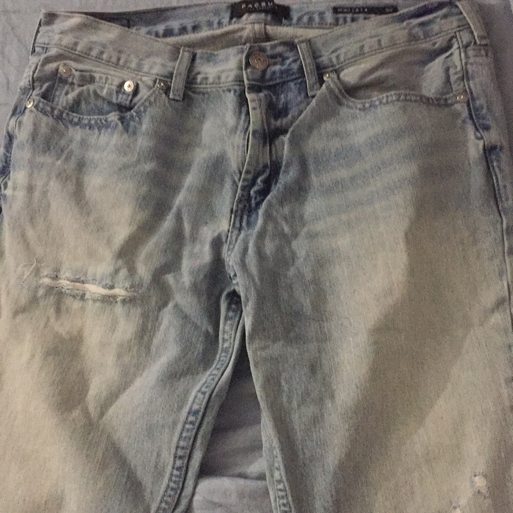 Pre ripped vintage pacsun jeans light washed